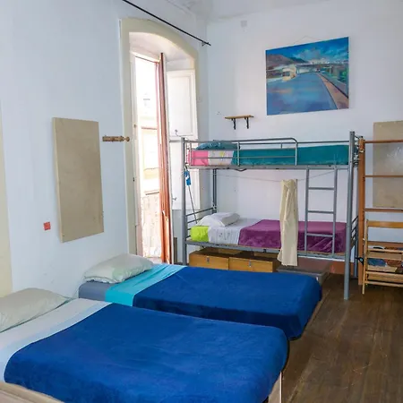 La Casa Encantada Hostel El Paso