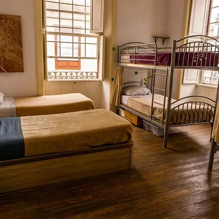 La Casa Encantada Hostel *