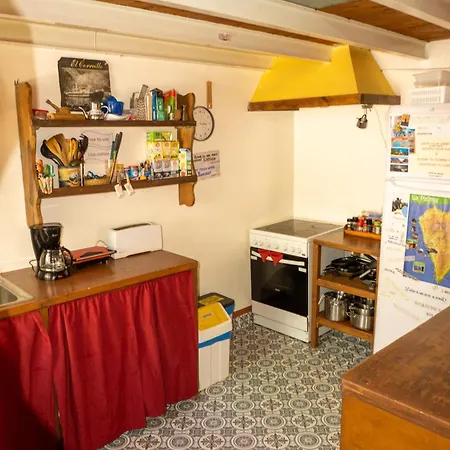 Hostel La Casa Encantada *