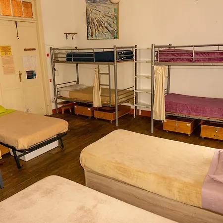 La Casa Encantada Hostel El Paso