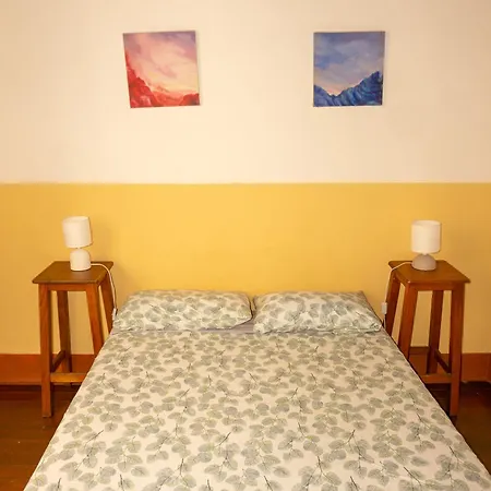 Hostel La Casa Encantada *