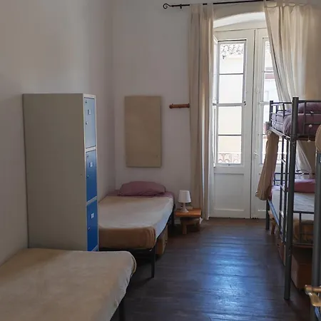 אכסניה La Casa Encantada *